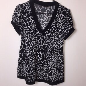 🌸 Duo maternity black white animal pri…